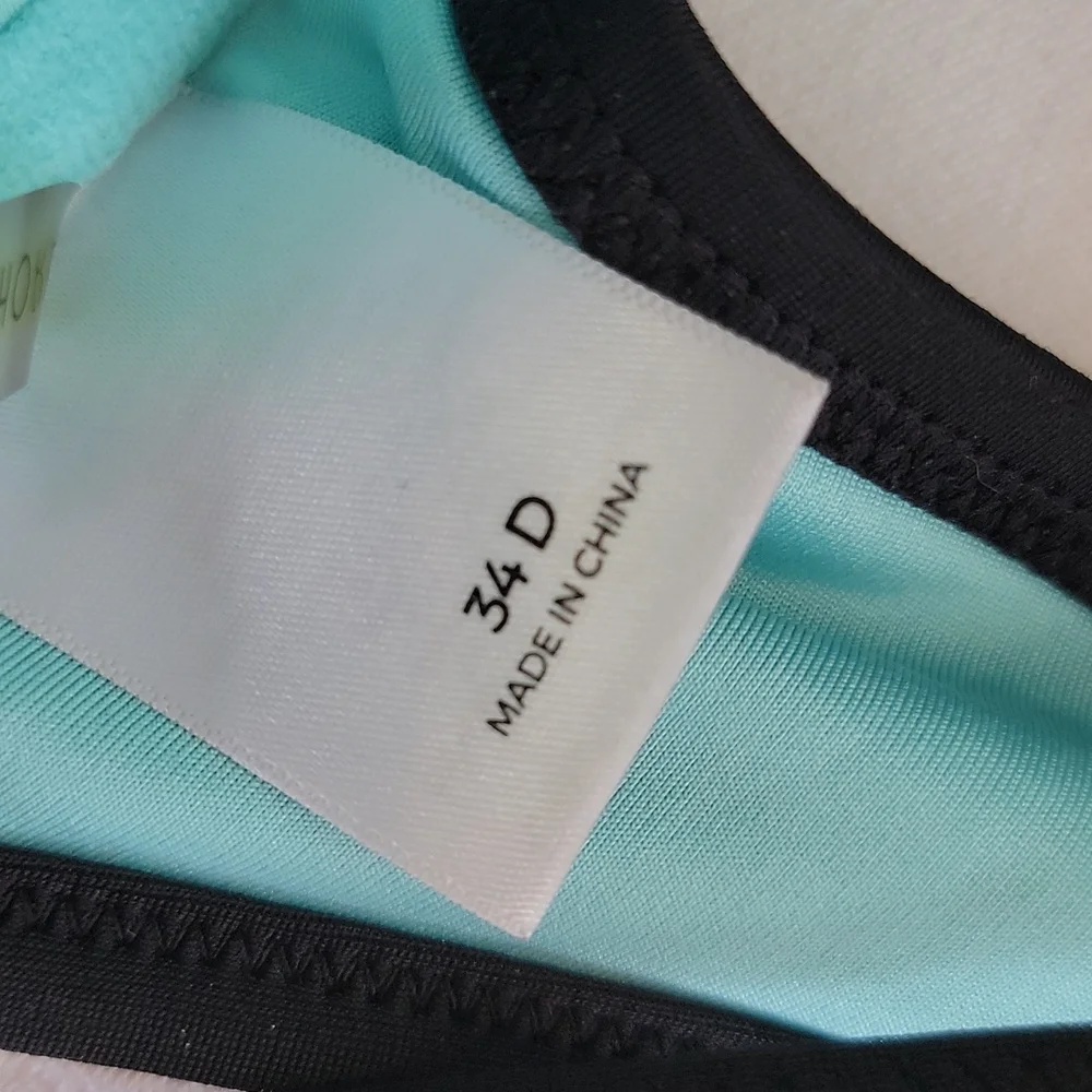 Shade & Shore Bikini Tops 34D - Picture 10 of 10